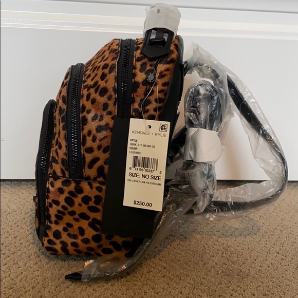 KENDALL + KYLIE Leopard backpack - Picture 8 of 8